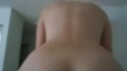 Flickor i samlingen visar sina snygga små svensk porrfilm amatör präster
