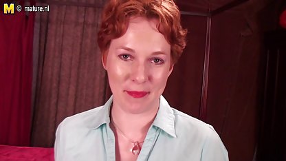 Temperamental blondin inramade all sin rikedom svensk amatör porrfilm