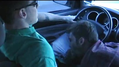Svetlana skriker under en dansk gratis porr vild orgasm och cums