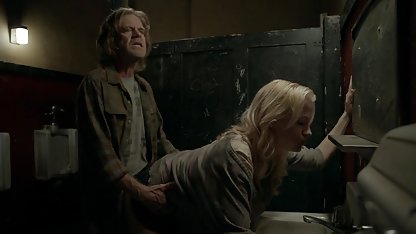 Rider en enorm dildo medan ingen rysk sexfilm är hemma