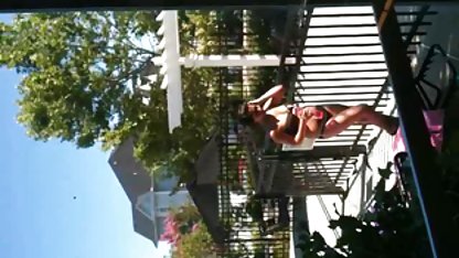 Skäm bort heta porrfilmer en förstorad boner med en rödhårig beist