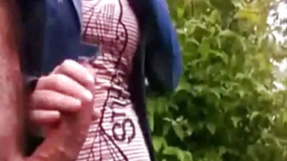 Två kraftfulla tikar dominerar en man och knullar honom snövit porrfilm med en strapon i röven